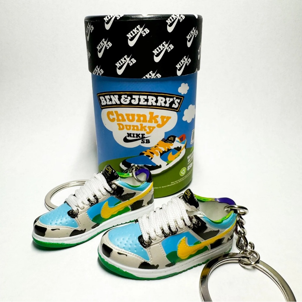 Nike SB Dunk Low Ben & Jerry's Chunky Dunky Sneaker Keychain Pair Shoe Box 3D